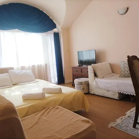 Wild Cherry 2 Bedroom Economy-4 Warna