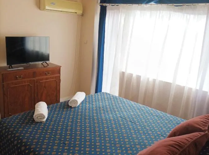 Wild Cherry 2 Bedroom Economy-4 * Warna